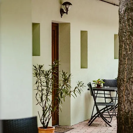 Sziklavendeghaz 3* Veszprém