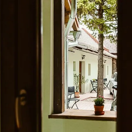Sziklavendeghaz * Veszprem