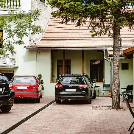 Sziklavendeghaz Aparthotel