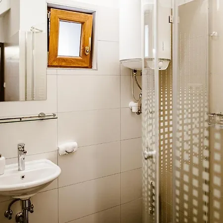 Sziklavendeghaz Aparthotel