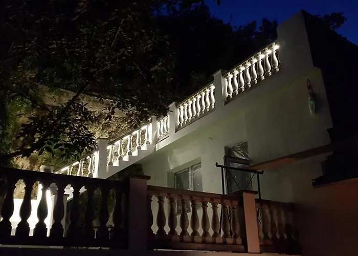 Sziklavendeghaz Aparthotel