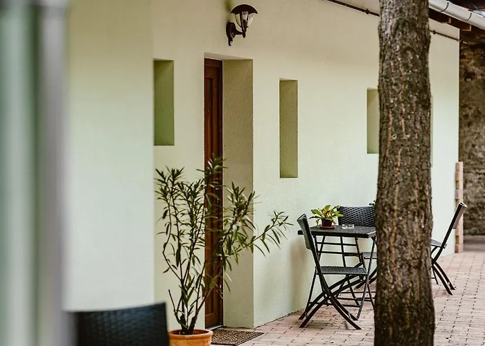 Sziklavendeghaz 3* Veszprém