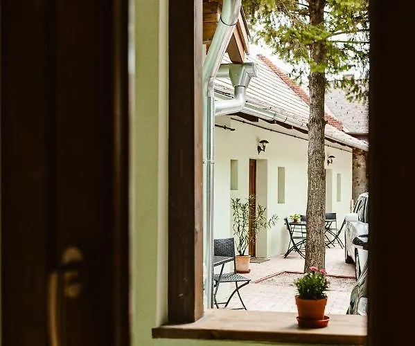 Sziklavendeghaz 3* Veszprém