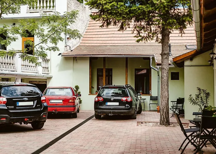 Sziklavendeghaz Aparthotel