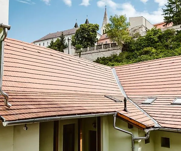 מלון דירות Sziklavendeghaz Veszprém